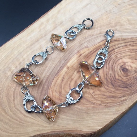 Bracelet with genuine Swarovski Crystals (NEW) - Picture 5 of 8